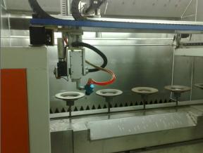 自動往復(fù)機(jī)噴漆室